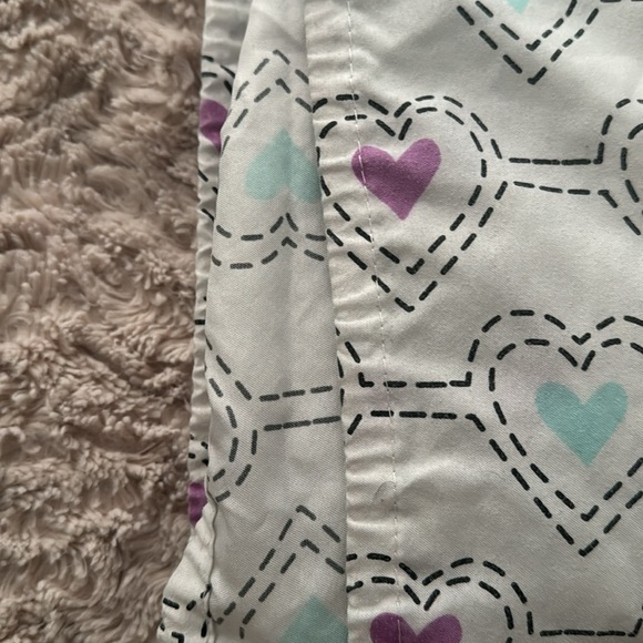 Fitted Sheet Heart Design - Picture 3 of 3